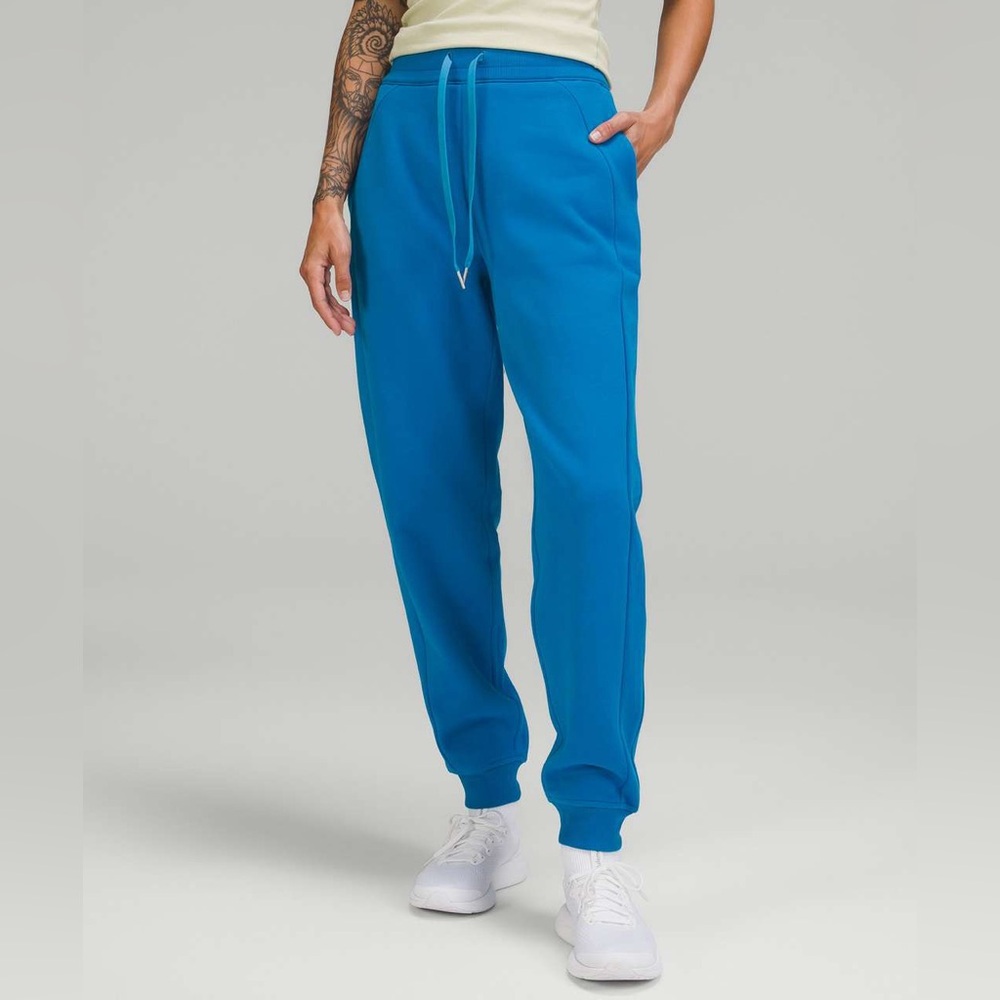 Women’s Lululemon Scuba High Rise Joggers Poolside Sweatpants Great Condition